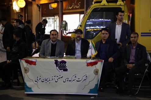 برپایی میز خدمت در تجمعات شبانه شهرستان ارومیه